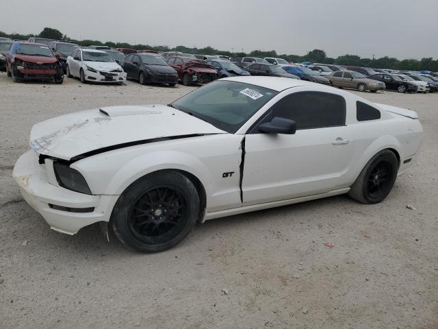 1ZVHT82H585132176 - 2008 FORD MUSTANG GT WHITE photo 1