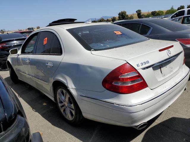 WDBUF56X68B277705 - 2008 MERCEDES-BENZ E 350 WHITE photo 2