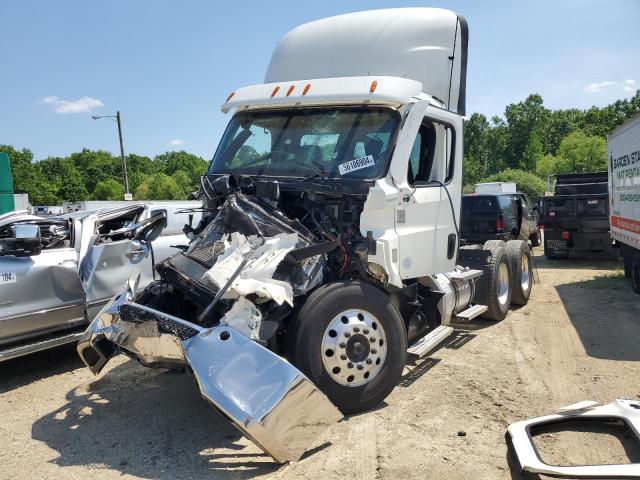 3AKJHTDV0MSMH9456 - 2021 FREIGHTLINER CASCADIA 1 WHITE photo 2