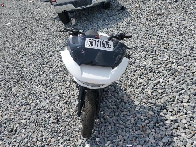 1HD1KH71XRB607938 - 2024 HARLEY-DAVIDSON FLTRX 白色 照片 5