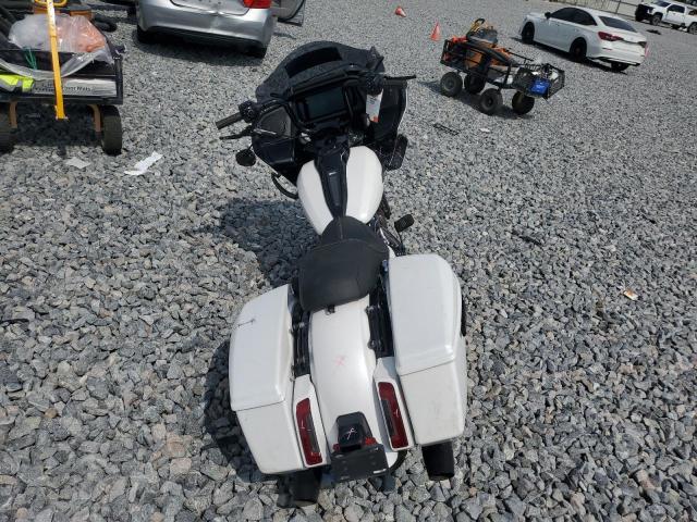 1HD1KH71XRB607938 - 2024 HARLEY-DAVIDSON FLTRX 白色 照片 6