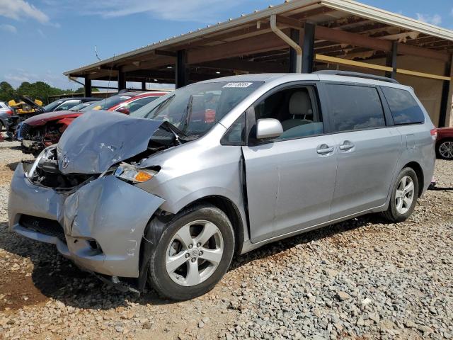 2011 TOYOTA SIENNA LE, null