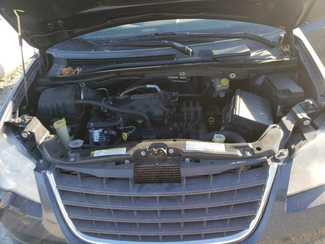 2A8HR44H58R743733 - 2008 CHRYSLER TOWN & COU LX BLUE photo 7