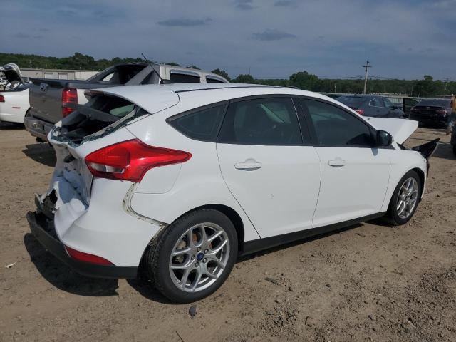 1FADP3K20FL290038 - 2015 FORD FOCUS SE WHITE photo 3