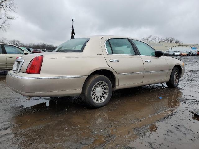 1LNFM82W5WY706577 - 1998 LINCOLN TOWN CAR SIGNATURE TAN photo 3