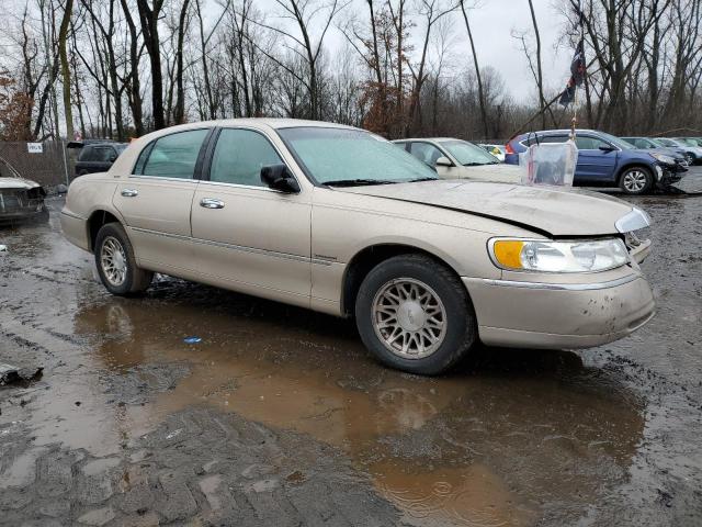 1LNFM82W5WY706577 - 1998 LINCOLN TOWN CAR SIGNATURE TAN photo 4