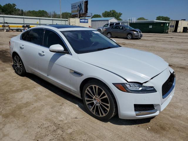 SAJBK4BV8GCY16256 - 2016 JAGUAR XF PRESTIGE WHITE photo 4