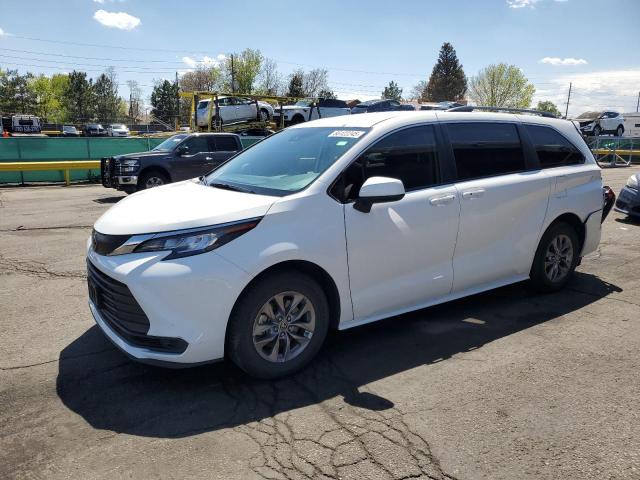 2023 TOYOTA SIENNA LE, null