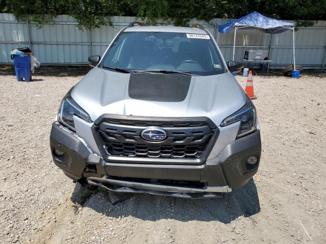 JF2SKALC5NH479511 - 2022 SUBARU FORESTER WILDERNESS SILVER photo 5