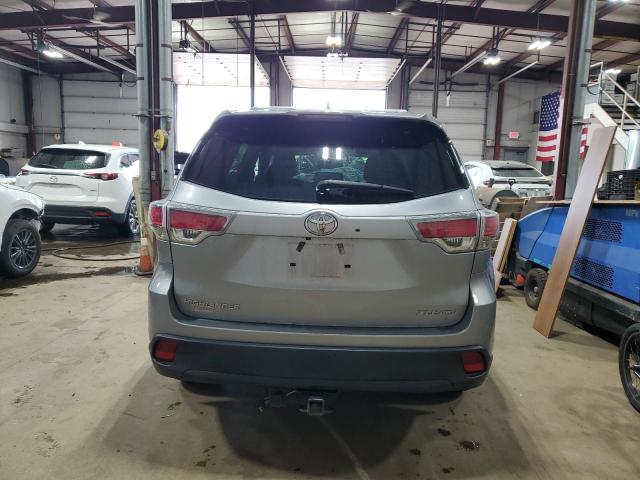 5TDJKRFH5GS321314 - 2016 TOYOTA HIGHLANDER XLE 银色 照片 6