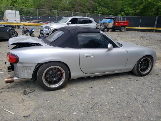 JM1NB353640400140 - 2004 MAZDA MX-5 MIATA BASE SILVER photo 3