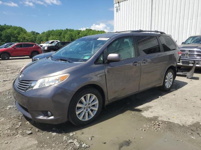 2014 TOYOTA SIENNA XLE, null