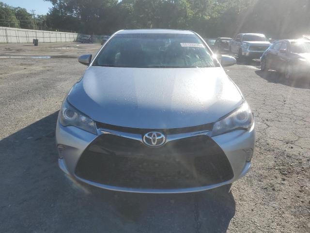 4T1BF1FKXGU208309 - 2016 TOYOTA CAMRY SE LE Gümüş foto 5