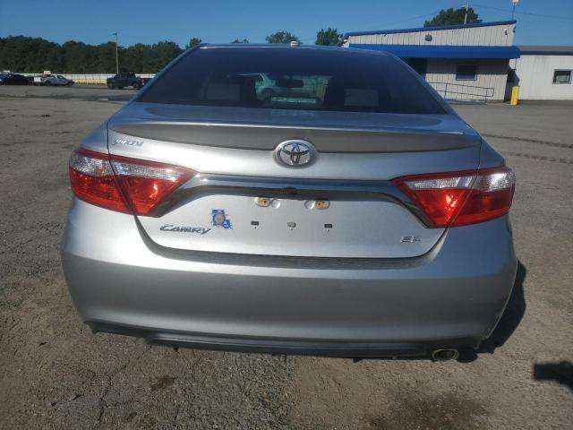 4T1BF1FKXGU208309 - 2016 TOYOTA CAMRY SE LE Gümüş foto 6