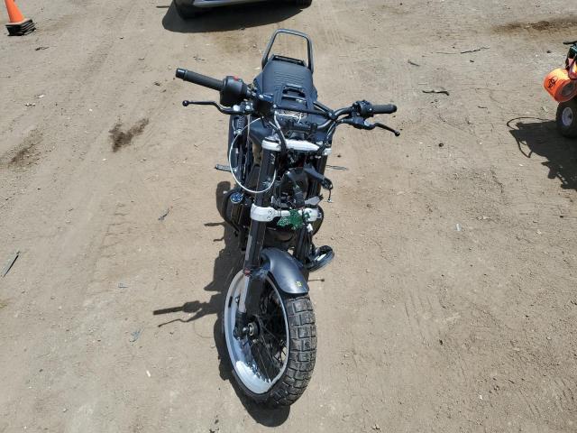 VBKUNJ405KM268698 - 2019 HUSQVARNA SVARTPILEN BLACK photo 2