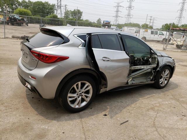 SJKCH5CP4HA032478 - 2017 INFINITI QX30 BASE SILVER photo 3