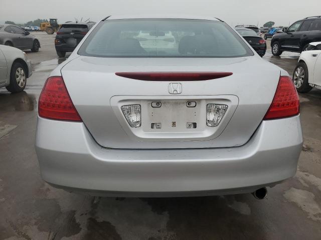 1HGCM56116A080489 - 2006 HONDA ACCORD VALUE SILVER photo 6