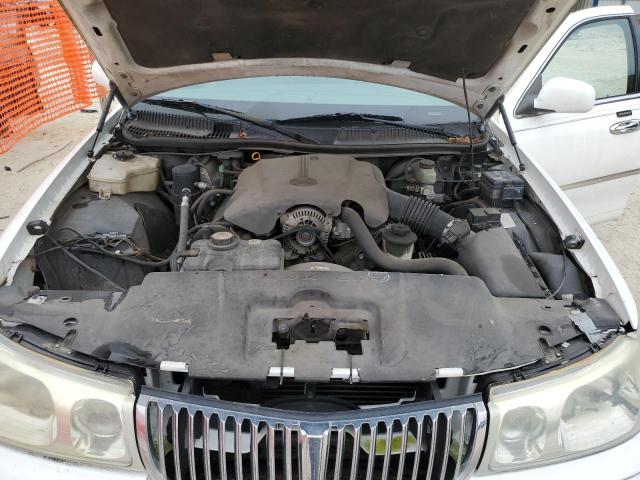 1LNHM81W62Y650606 - 2002 LINCOLN TOWN CAR EXECUTIVE Weiß Foto 11