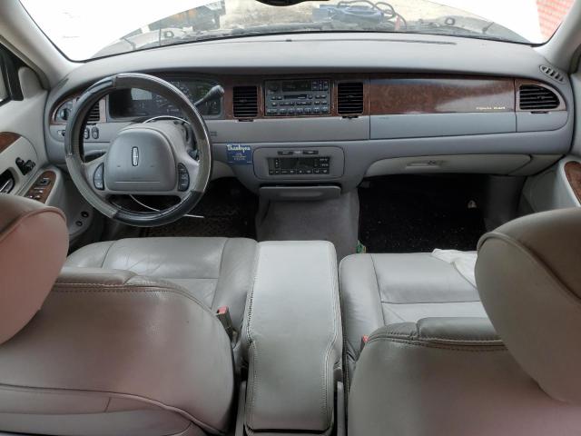1LNHM81W62Y650606 - 2002 LINCOLN TOWN CAR EXECUTIVE Weiß Foto 8