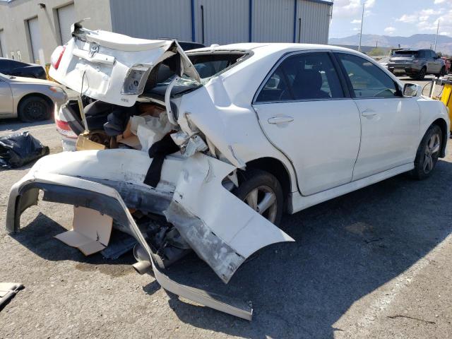 4T1BK3EK2BU611587 - 2011 TOYOTA CAMRY SE WHITE photo 3