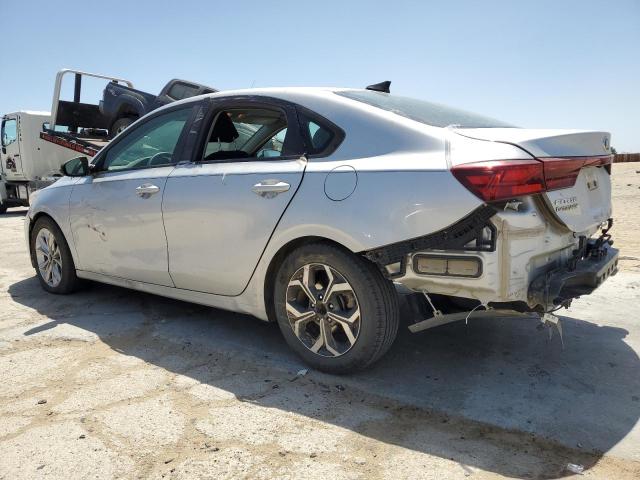 3KPF24AD8KE103271 - 2019 KIA FORTE FE SILVER photo 2