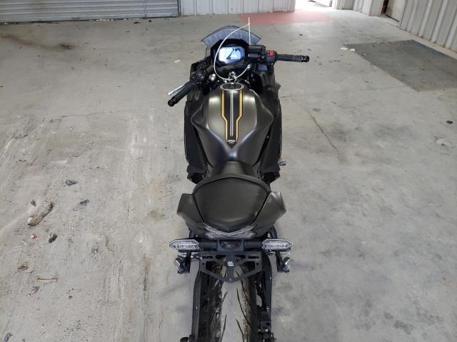 ML5EXER16PDA84562 - 2023 KAWASAKI EX650 R Серый фото 6