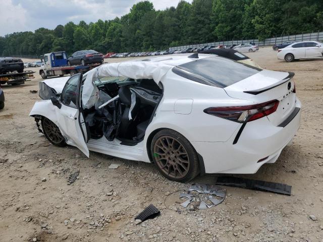 4T1T11AK5PU183040 - 2023 TOYOTA CAMRY SE NIGHT SHADE WHITE photo 2