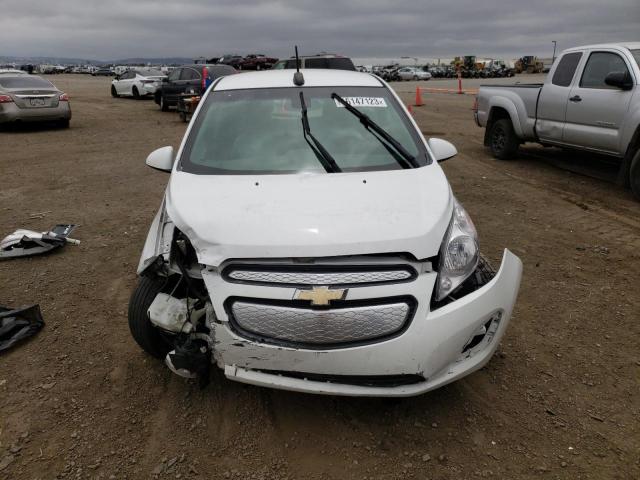 KL8CK6S02GC582658 - 2016 CHEVROLET SPARK EV 1LT WHITE photo 5