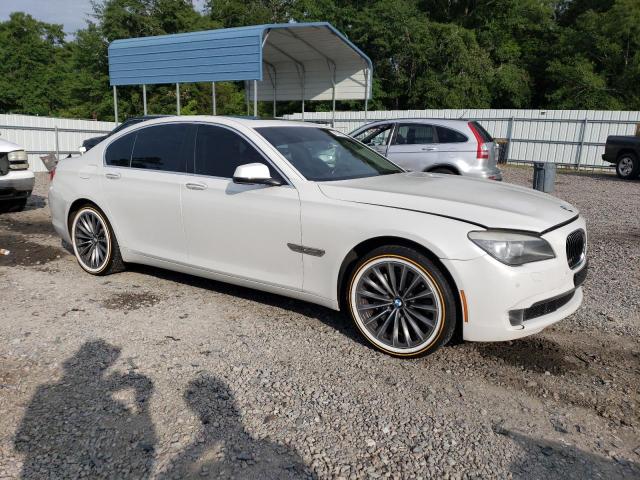 WBAKA4C5XCDS99012 - 2012 BMW 740 I WHITE photo 4