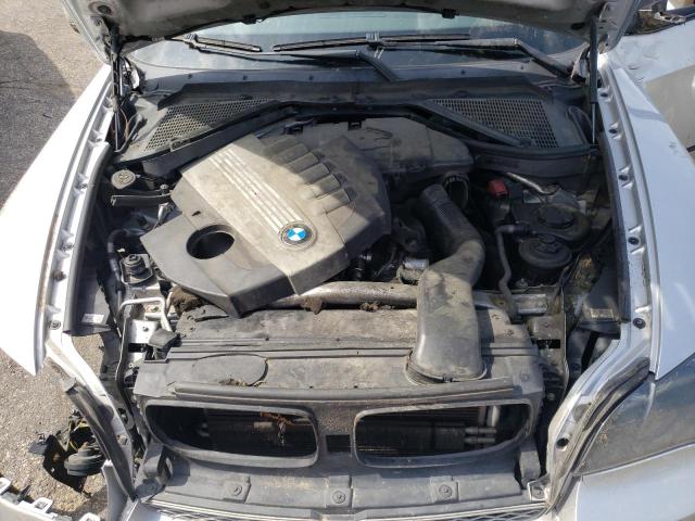 5UXZW0C5XBL369560 - 2011 BMW X5 XDRIVE35D SILVER photo 12