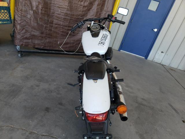 JH2RC5383LK100087 - 2020 HONDA VT750 C2B WHITE photo 6