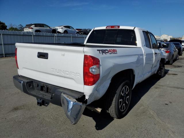5TFUY5F15HX626797 - 2017 TOYOTA TUNDRA DOUBLE CAB SR/SR5 WHITE photo 3