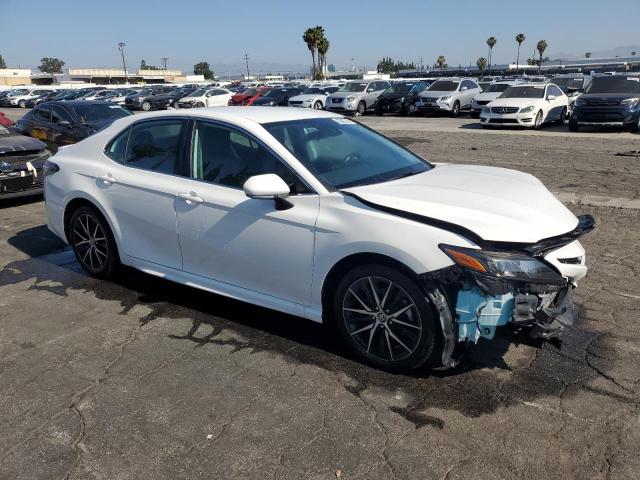 4T1G11AK7PU730584 - 2023 TOYOTA CAMRY SE NIGHT SHADE WHITE photo 4