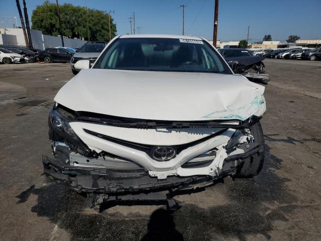 4T1G11AK7PU730584 - 2023 TOYOTA CAMRY SE NIGHT SHADE WHITE photo 5