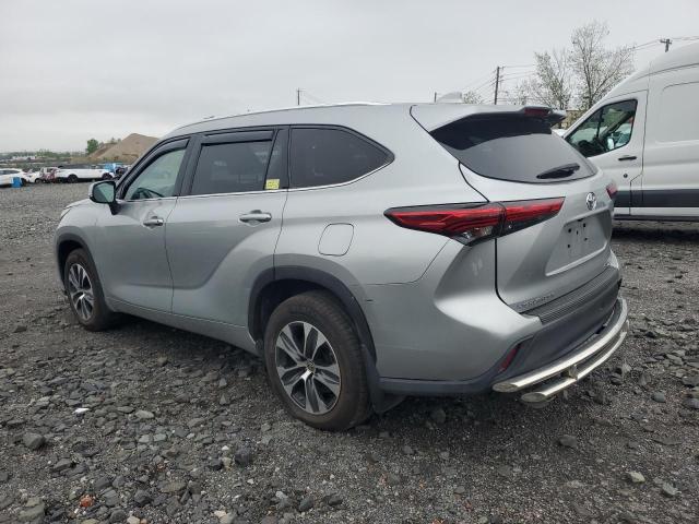 5TDGZRBHXLS504665 - 2020 TOYOTA HIGHLANDER XLE SILVER photo 2