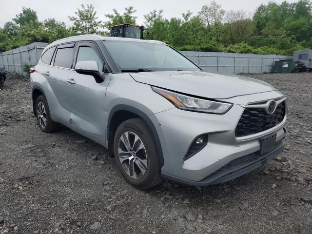 5TDGZRBHXLS504665 - 2020 TOYOTA HIGHLANDER XLE SILVER photo 4