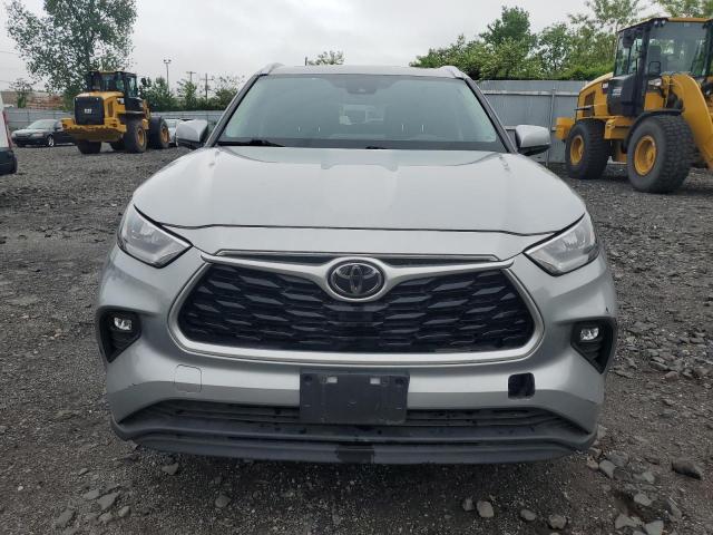 5TDGZRBHXLS504665 - 2020 TOYOTA HIGHLANDER XLE SILVER photo 5