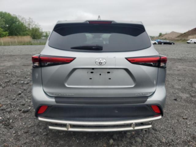 5TDGZRBHXLS504665 - 2020 TOYOTA HIGHLANDER XLE SILVER photo 6