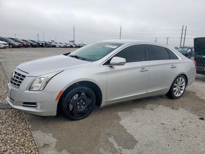 2013 CADILLAC XTS LUXURY COLLECTION, null