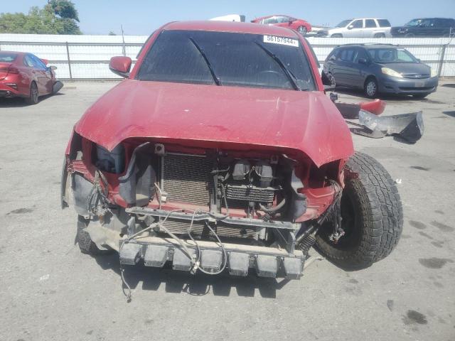 3TMDZ5BN2JM049261 - 2018 TOYOTA TACOMA DOUBLE CAB RED photo 5