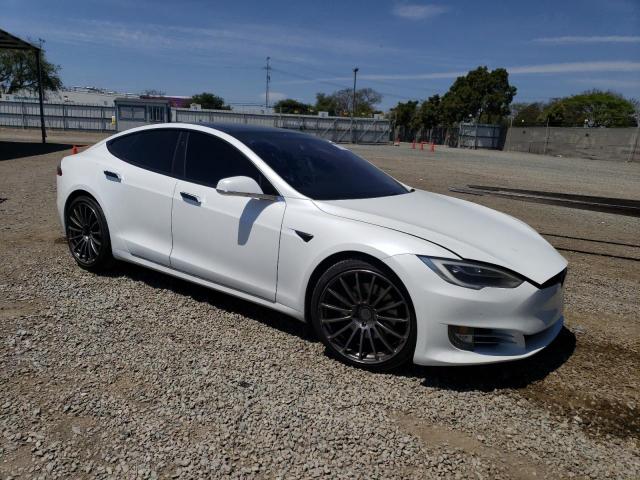 5YJSA1E24HF192400 - 2017 TESLA MODEL S WHITE photo 4