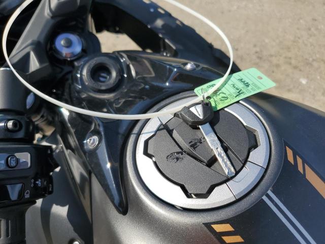 ML5EXER18PDA89844 - 2023 KAWASAKI EX650 R Boz foto 8