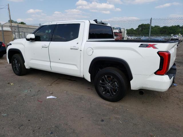 5TFLA5AB2PX022106 - 2023 TOYOTA TUNDRA CREWMAX SR WHITE photo 2