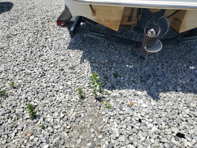 VCN16621C404 - 2004 CARAVELLE BOAT W/TRL 白色 照片 9