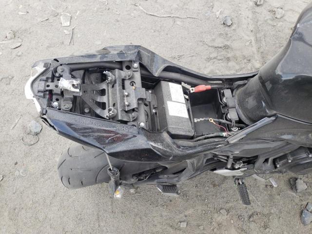 JKAEXEJ13HDA01408 - 2017 KAWASAKI EX650 J შავი ფოტო 6