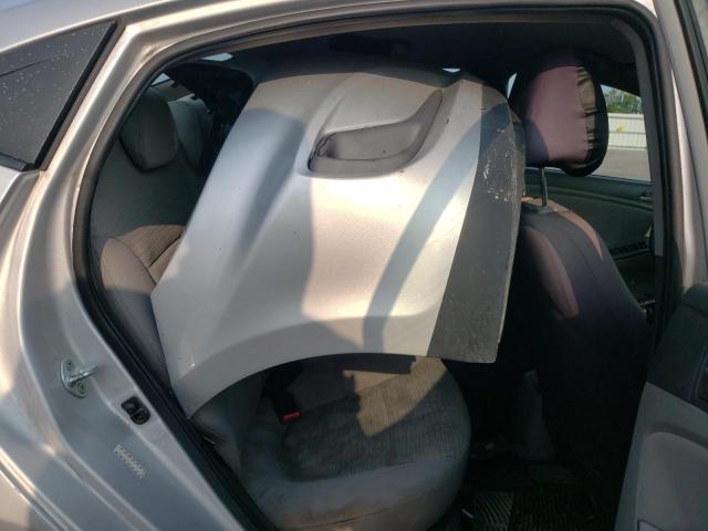 KMHCT4AEXHU212734 - 2017 HYUNDAI ACCENT SE SILVER photo 10