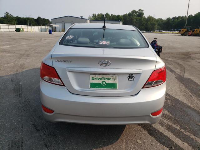 KMHCT4AEXHU212734 - 2017 HYUNDAI ACCENT SE SILVER photo 6