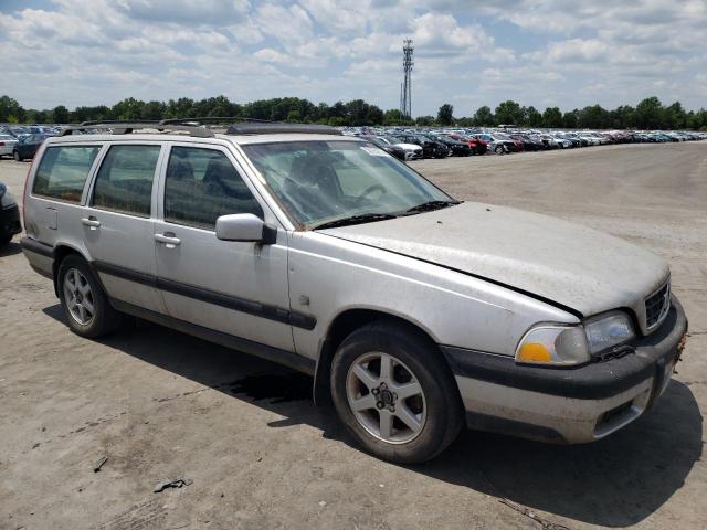 YV1LZ56D6X2549012 - 1999 VOLVO V70 XC SILVER photo 4