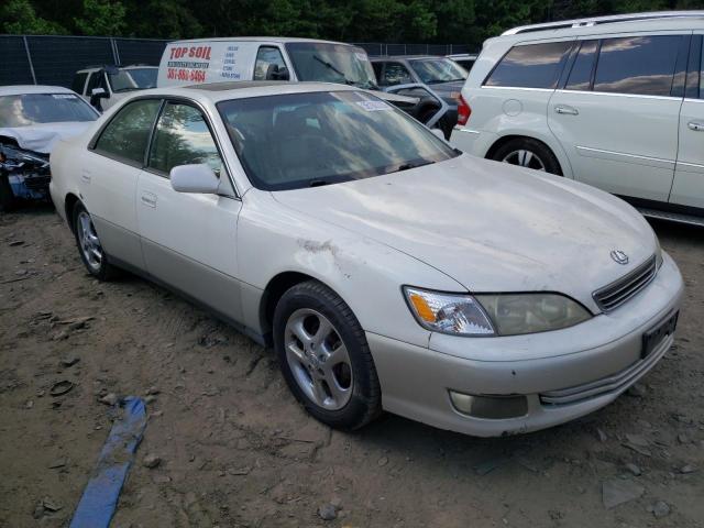 JT8BF28G8Y5100932 - 2000 LEXUS ES 300 WHITE photo 4