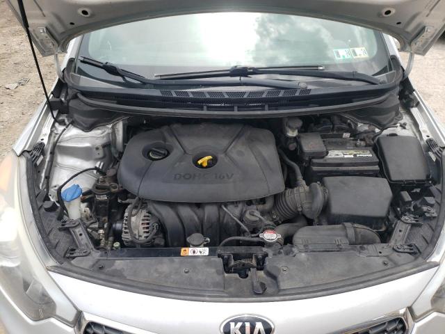 KNAFK4A62G5500055 - 2016 KIA FORTE LX SILVER photo 11